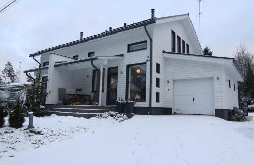 Vantaa Apartment | 2 bedroom house in Vantaa, 15 min from airport, sauna