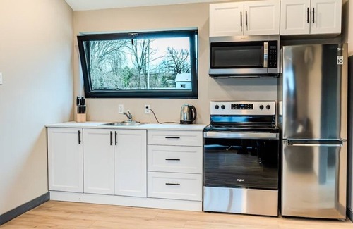 Harwood Cabin | 2-bedroom Lake Front Cottage in Harwood, ON #3