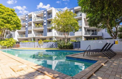 Teneriffe Apartment | 2-Bedroom Loft near CBD & River with Pool and Free Parking