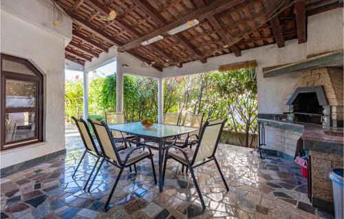 Milcetici Apartment | 2 Bedroom Lovely Apartment In Zidarici
