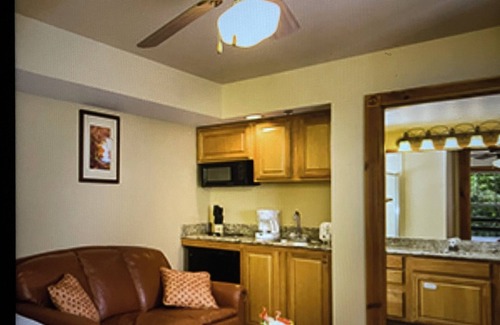 Gatlinburg Resort | 2-bedroom resort in charming Gatlinburg with WiFi, AC