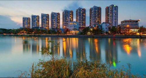 Thu Thiem Apartment | 2 Bedrooms At The Sun Avenue In The Center Of District 2 With Overflow Swimming Pool