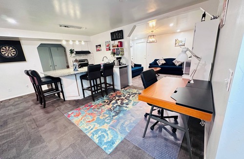 Southwest Calgary House | 2 Bedrooms Private Whole Basement Suite With Separate Entrance Near Downtown