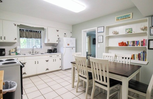 Golden Beach House | 2 BR Home With Private Beach Access To Golden Beach - Luna Sea