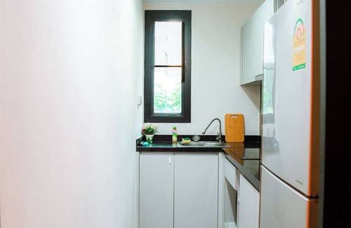 Sukhumvit Apartment | 2 BR - Modern Condo in Sukhumvit Pool and Gym