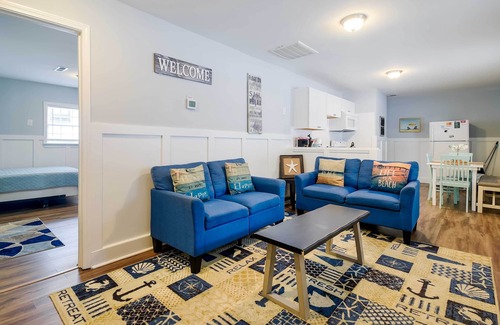 Atlantic Beach House | 2 Mi to Barefoot Landing! 'Bailey's Beach Cottage'