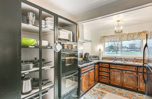 Mount Morris Township House | 2 Mi to Downtown Flushing: Spacious Retreat!