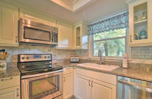 Homosassa House | 2 Mi to Homosassa Springs Riverfront Home with Dock