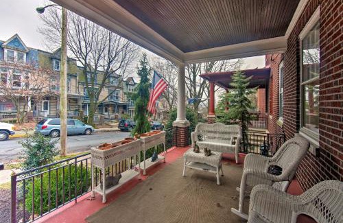 Reading House | 2 Mi to Reading Pagoda Spacious Home with Deck!