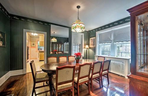 Reading House | 2 Mi to Reading Pagoda Spacious Home with Deck!