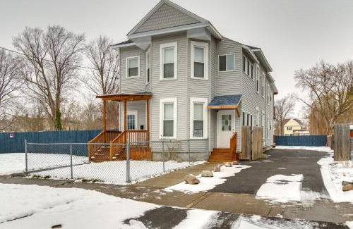 Westside Apartment | 2 Mi to Syracuse University Apt with Fire Pit