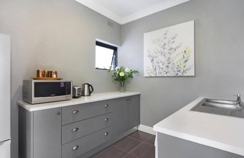 Tokai House | 2 On Lismore Guesthouse 17