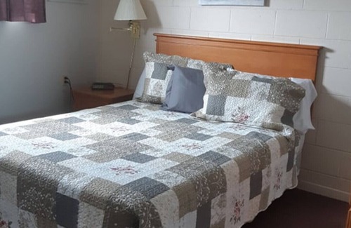 New London House | 2 Queen Bed Housekeeping Suite