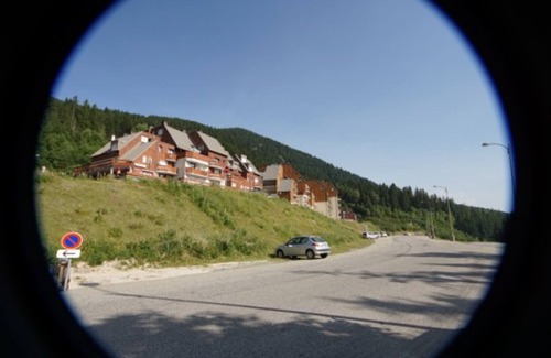 Le Pleynet Apartment | 2-Room Ski-In/Ski-Out Apartment with Balcony and Elevator