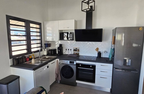 Centre-Ville Apartment | 2 steps from the lagoon (St Pierre) magnificent T3 with huge terrace and rare parking space