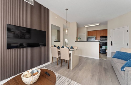 Florida Center Apartment | 2 Suites, Sleep 6, Kitchen, Near Epic Univ