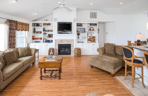 Sandbridge House | 2 The Beach