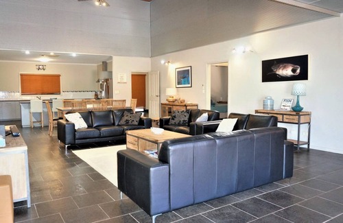 Exmouth House | 2 Trout Place - large well appointed home