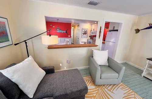 Bradenton Beach Cottage | 2-Unit Beach to Bay Cottage.Not Grandma's place! 100 feet to Beach