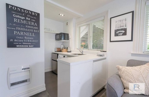 Freemans Bay Apartment | 20 Anglesea Street, Freemans Bay