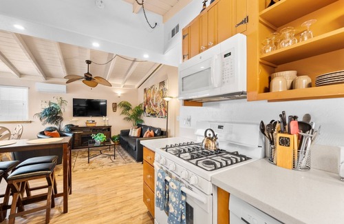 Silver Strand House | 20%Off Oct 23-26 Steps To Sand Walk To Restaurants