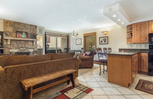Vail Condo | 200 ft. to Gondola! Balcony, Parking, Fireplace, Views! Heart of Lionshead!