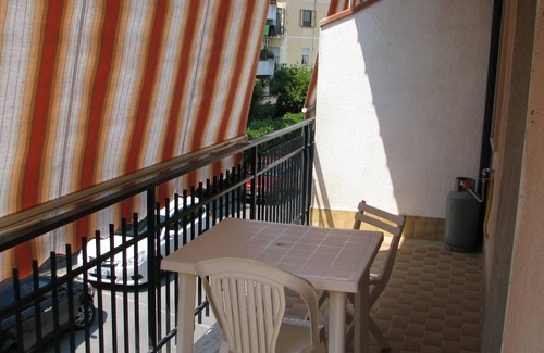 Diamante Apartment | 200 m from the beach large studio (single room) with 4 beds