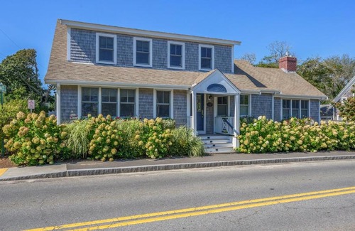 Chatham House | 201 Main Street Chatham Cape Cod - - Sandpiper