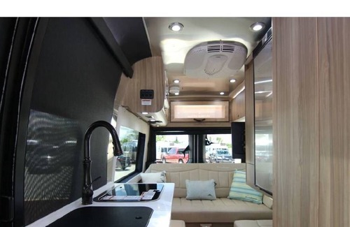 Island Estate House | 2018 MERCEDEZ AIRSTREAM INTERSTATE