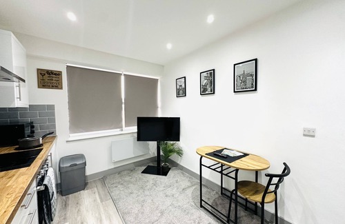 Wakefield Apartment | 202 Grosvenor House City Centre