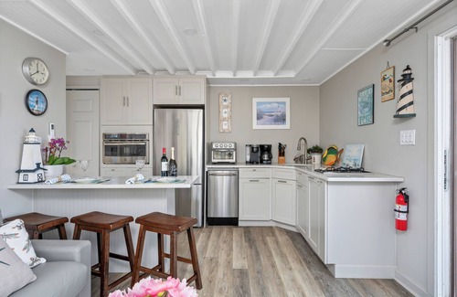 South Beach Haven Condo | 2026 AVAILABLE!PET FRIENDLY 1BR condo OCEANFRONT Building perfect for a COUPLE!