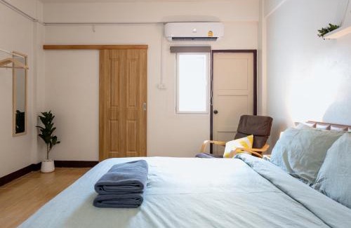 Phlabphla Apartment | 206HiddenNest, Local Room with Street Food only 15 min walk to Skytrain