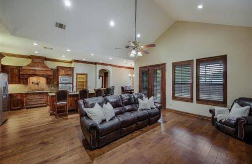 Grapevine House | 208 m² House ∙ 3 bedrooms ∙ 8 guests