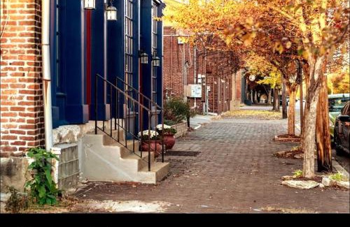 Butchertown Apartment | 20Percent OFF Spacious 6BR Loft Style with Pool Table, Sleeps 16 in Comfort