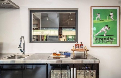 Porepunkah House | 21 Service Street - Porepunkah - Service your need to travel, to explore and most importantly to indulge.