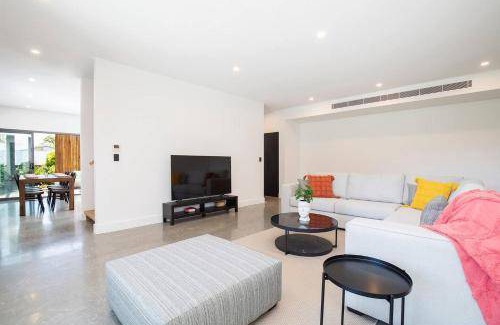 Merewether House | 227 m² House ∙ 4 bedrooms ∙ 8 guests