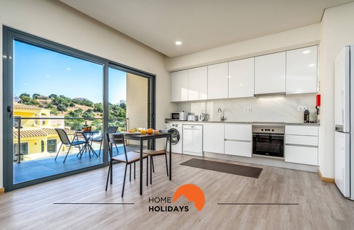 Vale de Santa Maria Apartment | #234 Raposo Flat by Home Holidays