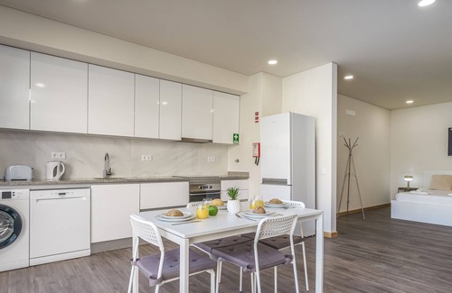 Vale de Santa Maria Apartment | #235 New City by Home Holidays
