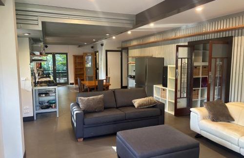 Everton Hills Apartment | 24 Elizabeth