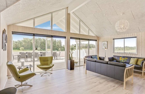 Spøttrup House | 242 m² House ∙ 7 bedrooms ∙ 18 guests