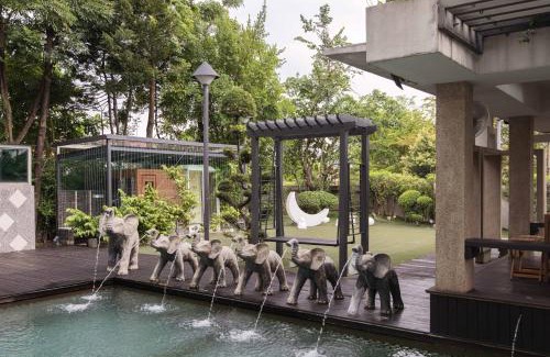 Sea Park Villa | 25,000sq.ft Grand Luxe Villa PJ 13BR 42Pax By Verano