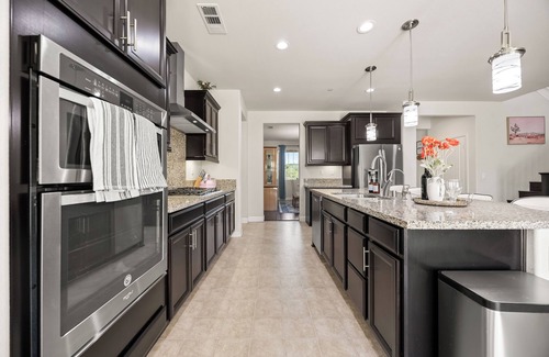 Mira Loma House | 25% OFF/Spacious 5 BR 4 Ba house in Jurupa Valley/ BBQ Grill