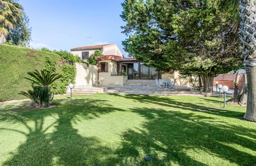 Comiso House | 250 m² House ∙ 3 bedrooms ∙ 6 guests