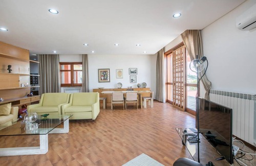 Comiso House | 250 m² House ∙ 3 bedrooms ∙ 6 guests