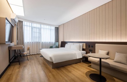 Zhanggong District Hotel | 27 m² Hotel ∙ 2 guests