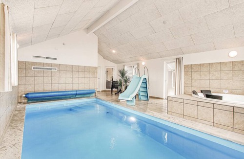 Bogense House | 270 m² House ∙ 8 bedrooms ∙ 22 guests