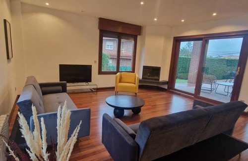 El Pison Ski Chalet | 279 m² Chalet ∙ 6 bedrooms ∙ 14 guests