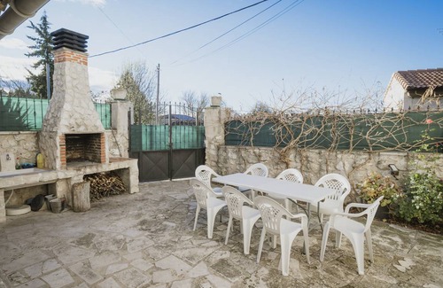 Calabazas de Fuentiduena House | 283 m² House ∙ 5 bedrooms ∙ 12 guests