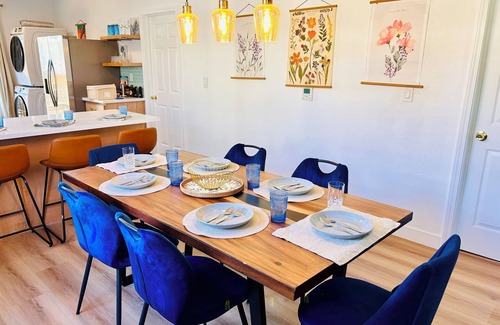 Bushrod House | 2BD/2BA Luxurious Retreat near UC Berkeley with Fire Pit & Outdoor Dining