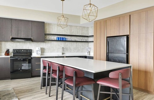 Downtown Atlanta Condo | 2BD/Atlanta - Downtown w/Rooftop Pool and Pool Bar!